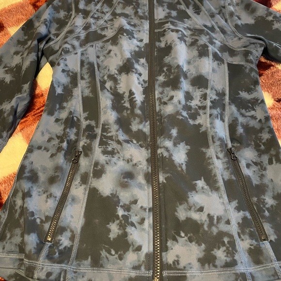 Women’s Queenieke Athletic Jacket. Size Large. - Picture 5 of 11